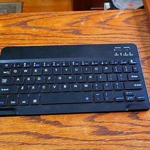 Blue tooth keyboard